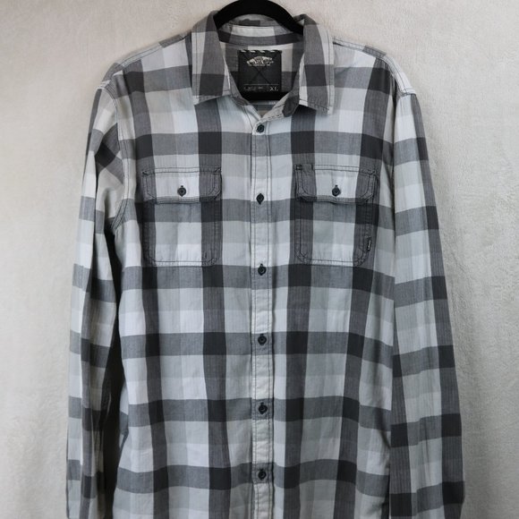 Vans Other - Vans off the Wall button down black white XL